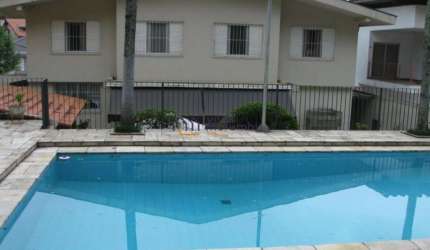 Casa com piscina jardim guedala ampla e segura 890 metros DE TERRENO.