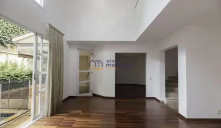 Linda Casa de Condomínio na Avenida Morumbi
