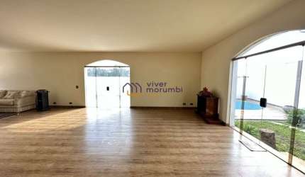 Casa 3 andares, 660m² terreno e 463m² construídos com 4 suítes, 5 vagas.