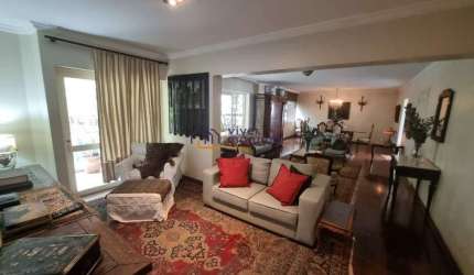 Apartamento no Morumbi. 4 dormitórios. 1 suite. 220 m²