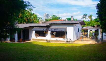 Casa térrea em rua fechada no Butantã