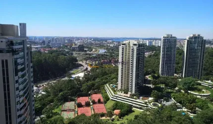 Apartamento no Villaggio Panamby com 4 suítes