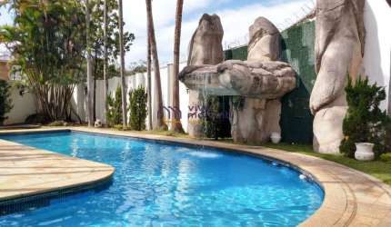 Casa ampla, em ótima localização! Uma ótima oportunidade para morar bem!