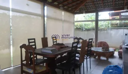 Condomínio em ótimo local.