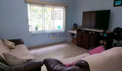 Rua tranquila e localização privilegiada.