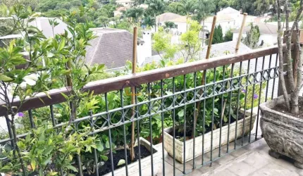 LINDA CASA PRÓXIMA A PRAÇA VINICIUS DE MORAES !