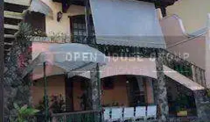 Open House vende espetacular casa em Camboinhas, 5 quartos vagas para 4 carros com elevador