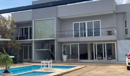 Open House Imóveis vende - Casa de Alto Padrão em Camboinhas! Próxima ao Mall e ao Colégio Objetivo