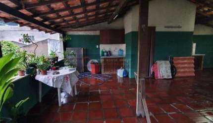 À venda casa em São Gonçalo, 2 quartos, garagem , sol da manhã!!!