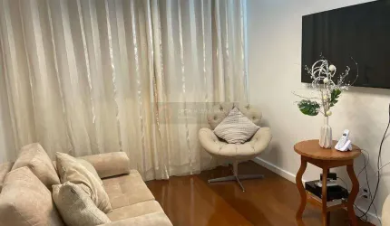 BAIXOU Open House vende: Excelente apartamento reformado, 2 quartos, varanda, vaga no Fonseca