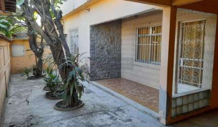 OPEN HOUSE VENDE 3 CASAS EM TRINDADE PROXIMO A PRAÇA SOMENTE À VISTA!