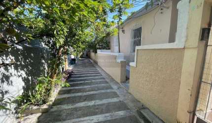 Open House vende- Casa de vila no Fonseca