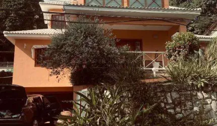****OPORTUNIDADE!!****  Linda Casa 4 quartos sendo 3 suites com 2 closets no Ubá V Pendotiba