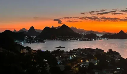 Open House Imóveis vende - Terreno em Declive com a melhor Vista de Charitas!!