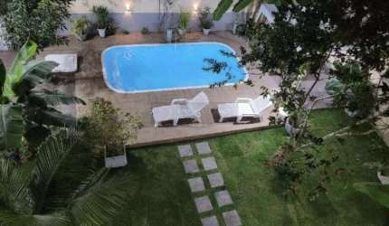 Casa com 6 quartos sendo 4 suítes com piscina no Engenho do Mato.