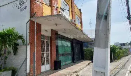 LOJAS E SALAS + 1 apto em anexo