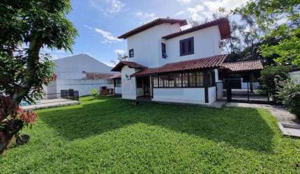 Excelente casa duplex em Camboinhas !