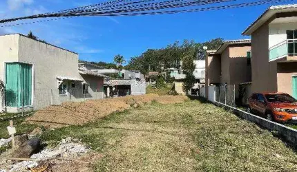 Terreno plano a venda no condomínio Sítio Santo Antônio, 390m²