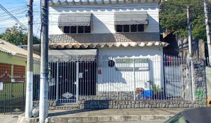 Casa Comercial próximo ao Clube Mauá