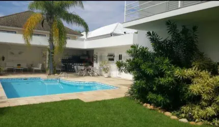 Open House vende- Excelente casa com 4 quartos no condomínio Crystal Lake na Barra da Tijuca.