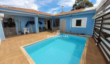 Casa com 3 dormitórios à venda, 156 m² por R$ 750.000,00 - Jardim Itamarati - Botucatu/SP