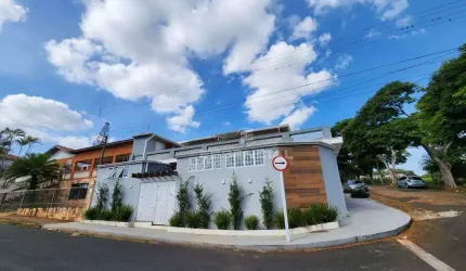 Casa com 4 dormitórios à venda, 206 m² por R$ 890.000,00 - Jardim São Vicente - Botucatu/SP