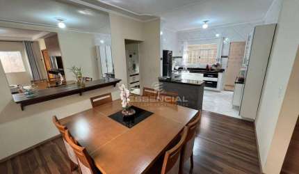 Casa com 2 dormitórios à venda, 162 m² por R$ 410.000 - Jardim Ypê - Botucatu/SP