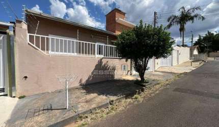 Casa com 2 dormitórios para alugar, por R$ 2.300/mês - Centro - Botucatu/SP