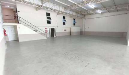 Aluga-se Galpão 400m2 jardim vitória- Embu