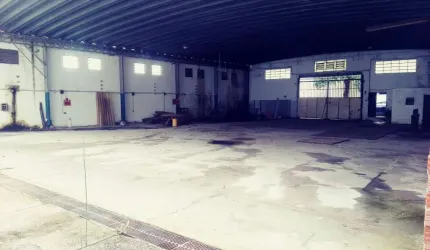 Galpão no Socorro com 818m, pé direito 8m