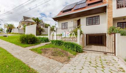 Casa de esquina no Jardim das Américas