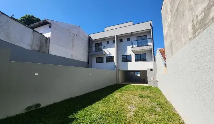 SOBRADO COM TERRENO DE 210M²