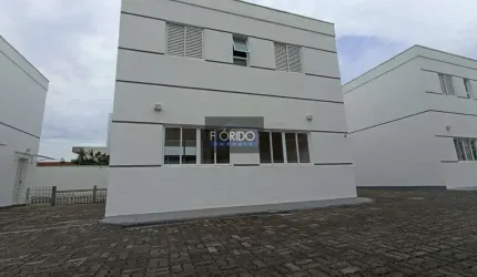 Casa em Condomínio para Locação em Atibaia, Morumbi, 3 dormitórios, 1 suíte, 2 banheiros, 2 vagas