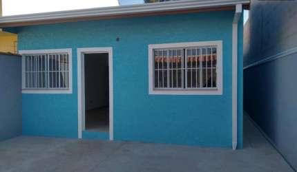 Casa para Locação em Atibaia, Nova Atibaia, 3 dormitórios, 1 suíte, 2 banheiros, 2 vagas