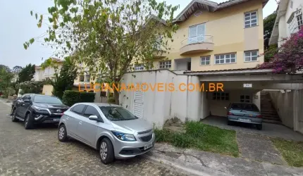 SOBRADO DE 320 M² EM CONDOMINIO FECHADO EM COTIA