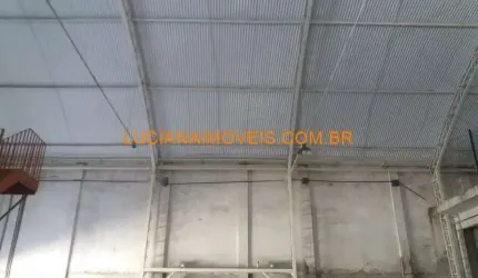 GALPÃO DE 800 M² EM VÃO LIVRE