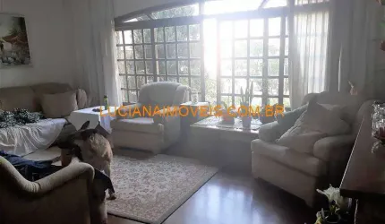 Sobrado para venda possui 312 metros quadrados com 3 quartos em Vila Ipojuca - São Paulo - SP