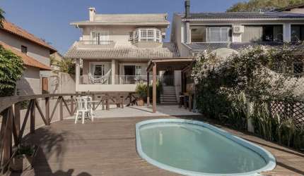 Casa com 3 quartos à venda na Rua Charruas, 267, Espírito Santo, Porto Alegre, 304 m2 por R$ 1.267.000