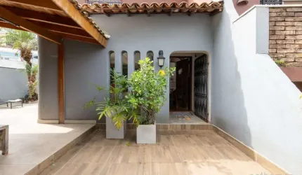 Casa com 3 quartos à venda na Rua Hermínio Rosa, 96, Jardim Londrina, São Paulo, 220 m2 por R$ 1.349.000