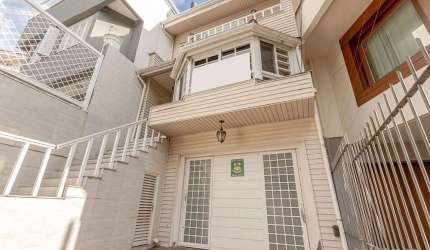Casa com 3 quartos à venda na Rua Cananéia, 340, Chácara das Pedras, Porto Alegre, 349 m2 por R$ 1.240.000