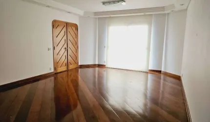 Apartamento a venda Vila Assunção com 197m² de área útil