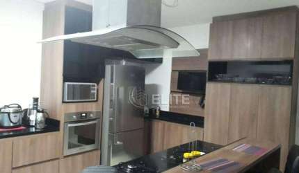 Maravilhoso sobrado com espaço gourmet