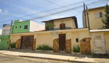 Sobrado à venda no bairro Mogi Moderno em Mogi das Cruzes