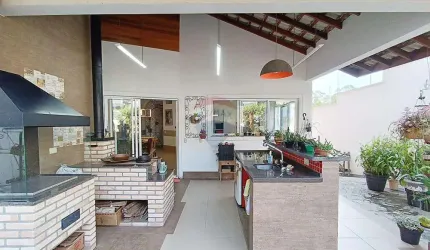Sobrado à venda com 4 quartos e 7 vagas de garagem na Vila Suissa em Mogi das Cruzes
