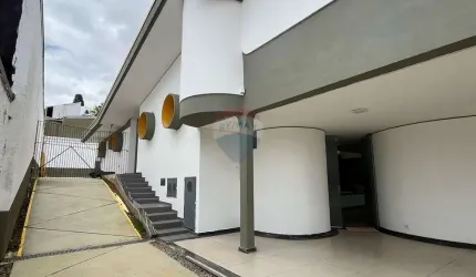 Casa comercial para locação no bairro Jardim Santista em Mogi das Cruzes