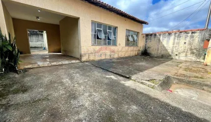 Casa térrea com 3 dormitórios e quintal para a venda no Jardim Rodeio em Mogi das Cruzes/ SP