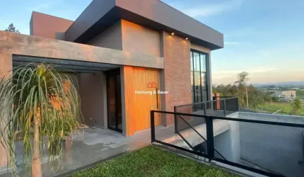 Casa de alto padrão à venda em Campo bom!
