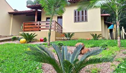 Casa com 2 dormitórios à venda no Bairro Vista Alegre em IVOTI/RS.