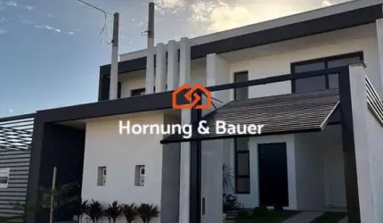 Belíssimo sobrado à venda em Portão no bairro Parque Neto