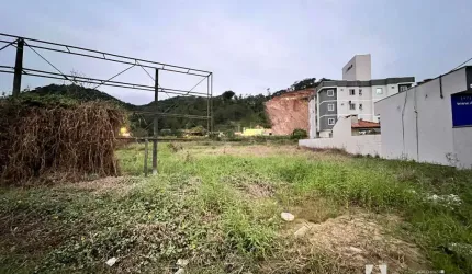 Terreno com 1041 m² no bairro Santa Regina!